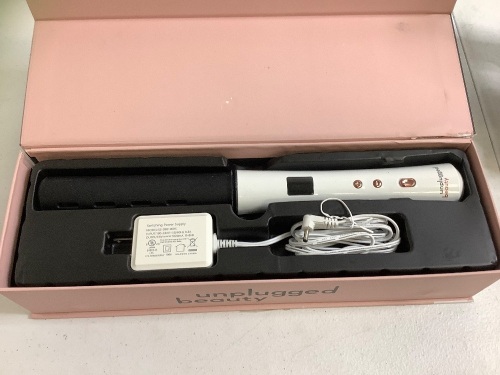 Curling Iron, Powers Up, E-Commerce Return - Lot 241