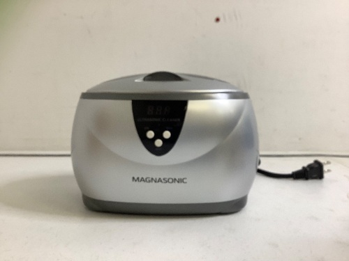 Magnasonic Jewelery & Eyeglass Cleaner, Powers Up, Appears New - Lot 268