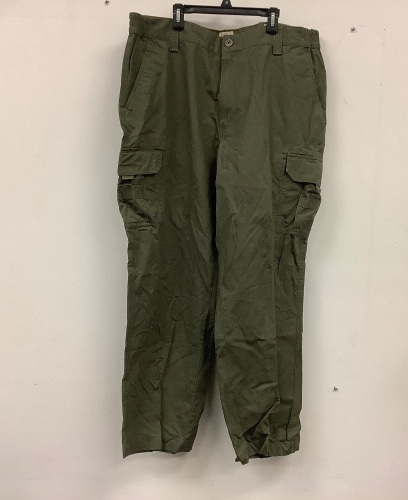 Red Head Mens Pants, Size 40/30, Appears New - Lot 556