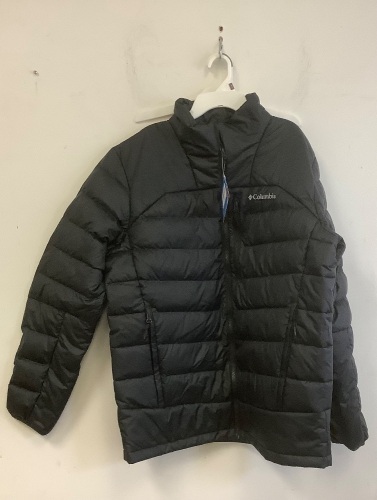 Men's Columbia Jacket, L, Appears New - Lot 642