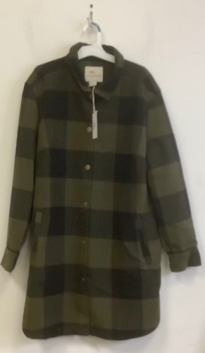 Women's Shirt, XL, Appears New - Lot 643