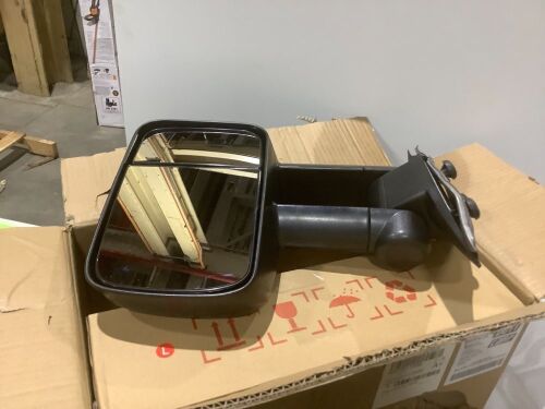Set of Towing Mirrors for 99-06 Chevrolet Silverado  - Lot 171