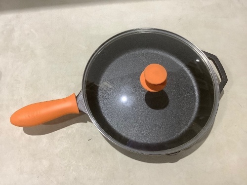 Legend 12" Cast Iron Skillet with Glass Lid & Silicone Handle  - Lot 190