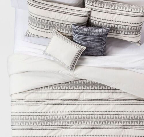 5pc Tatiana Global Woven Stripe Cotton Comforter Set, King  - Lot 193