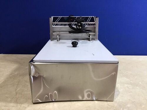 2500W Electric Countertop Deep Fryer - Lot 435