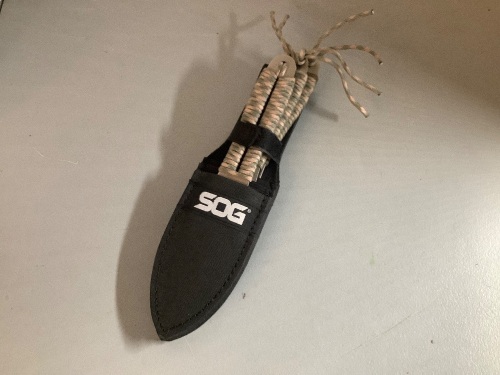 SOG Throwing Knife Set, Appears New - Lot 10