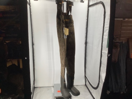 Men's Supermag 1600 Gram Hunting Waders,  Men's 8, Untested, Appears New - Lot 188