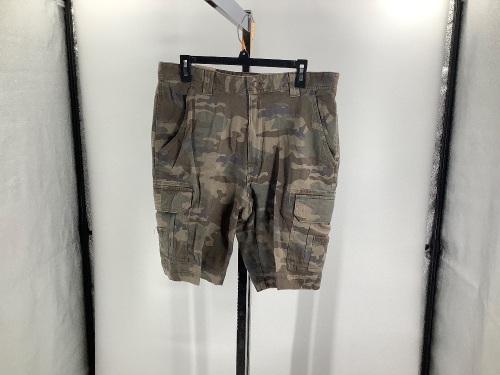 Red Head Men's Shorts, 34, Appears New - Lot 249