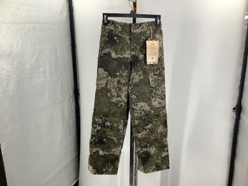 Red Head Youth Silent Hide Pants, Large, Appears New - Lot 261