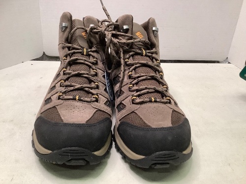 Columbia Men's Hiking Shoes, 10.5, Appears New - Lot 445