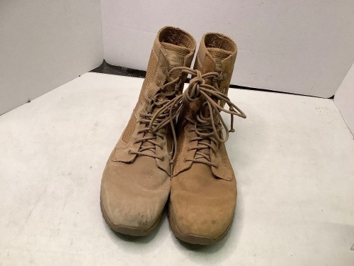 Merrell Men's Boots, 10, Ecommerce Return, Dirty - Lot 476