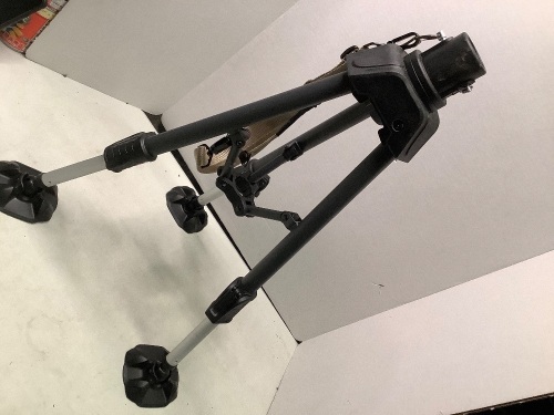 Hunting Tripod, Ecommerce Return - Lot 491