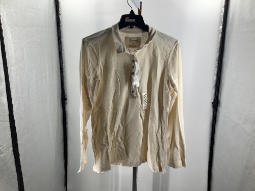 Natural Reflections Women's Shirt, Medium, Appears New - Lot 532