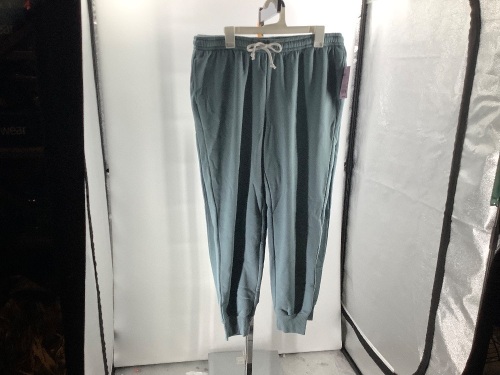 Lot of (2) Wild Fable Women's Sweapants, Large, Appears New - Lot 635