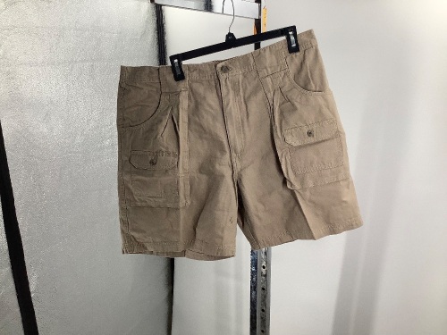 Red head Men's Shorts, 40, Appears New - Lot 646