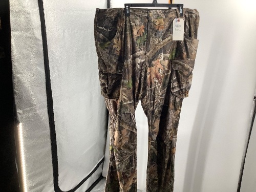 Classic Fit Men's Pants, 42 Tall, Appears New - Lot 720