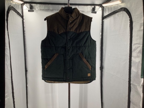 Red Head Men's Vest, Large, Appears New - Lot 756