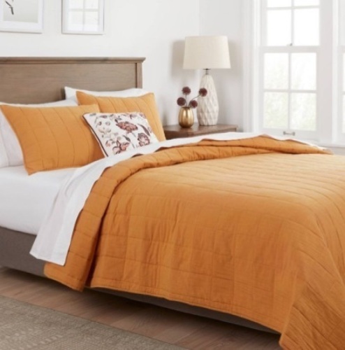 Threshold Space Dyed Cotton Linen Quilt, Full/Queen, Mustard - Lot 487