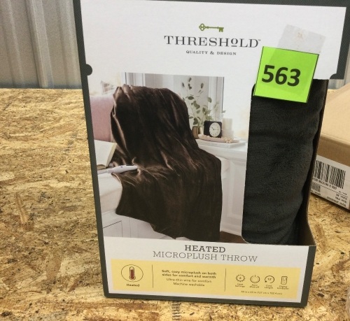  Threshold Heated Microplush Throw - Lot 563