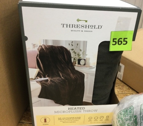 Threshold Heated Microplush Throw - Lot 565