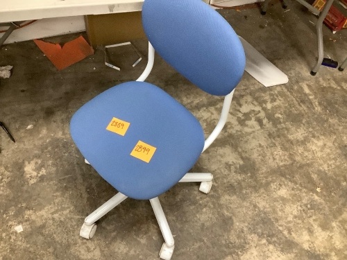 Joan Desk Chair Hovigo Blue - Lot 2889