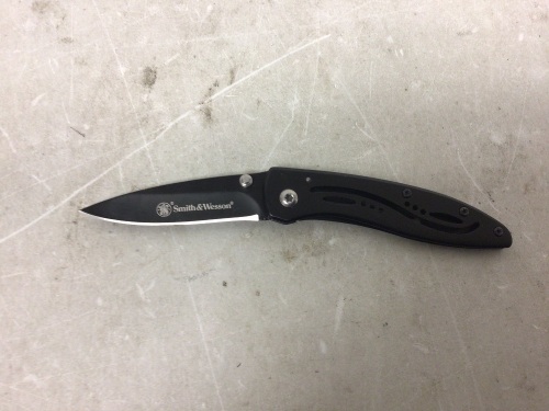 Smith & Wesson Knife, Appears New - Lot 151