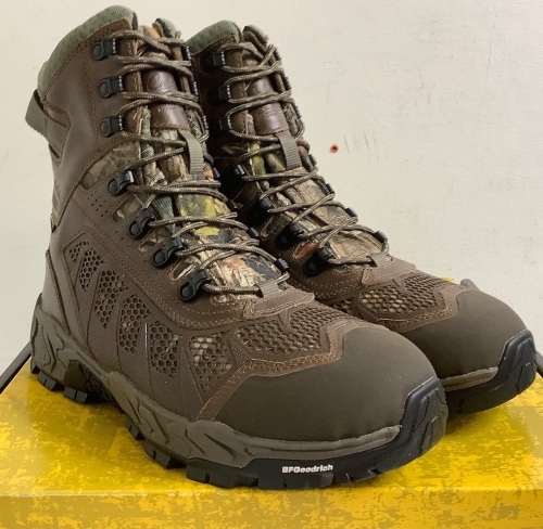  Treadfast GORE-TEX Insulated Hunting Boots for Men, Size 9.5, Appears New - Lot 269
