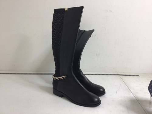 Black Boots, Size 7.5, Appears new - Lot 564
