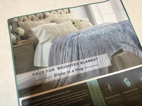 Buzio Fur Weighted Blanket 20lbs 60" x 80" Grey - E-Comm Return, Appears New  - Lot 280