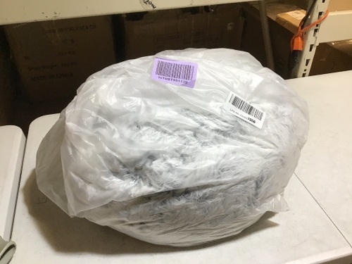 Fluffy Cat Bed - Appears New - Lot 839