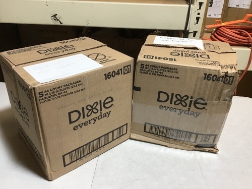 Lot of (2) Cases of Dixie Everyday Paper Plates 10 1/16", 5 Packs of 44 - New - Lot 878