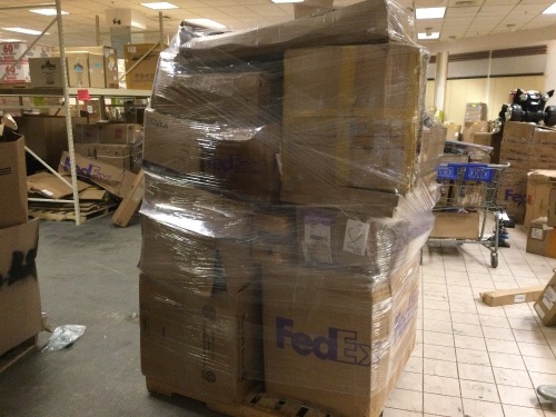 Pallet of DOT COM Salvage Returns. Will Contain Broken or Incomplete Items - Lot 1131
