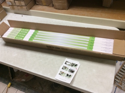 4' LED Series T8 Tube Lights, 10 Pack - Appear New - Lot 1150