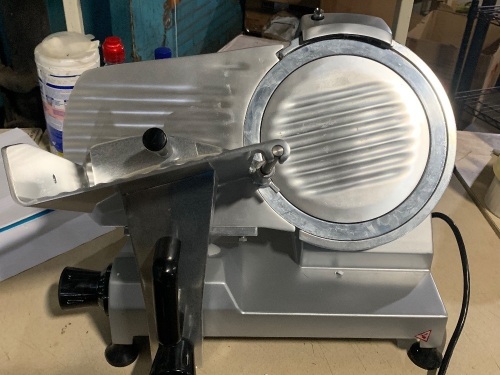  General GSE010 Professional 10" Meat Slicer. Powers Up and Turns. Not Tested Further - Lot 41