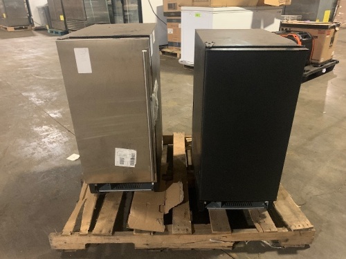 Lot of (2) Maxx Cold Ice Makers. Untested E-Commerce Returns - Lot 399
