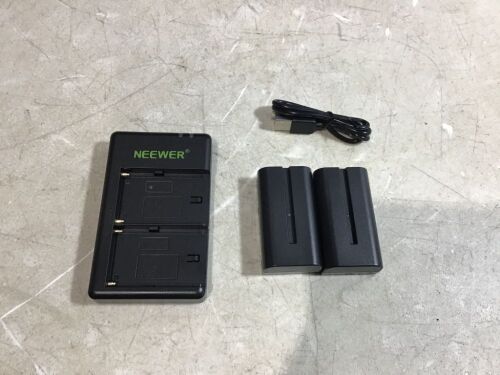 Neewer DU-F550  Battery Charger Set - Lot 1062