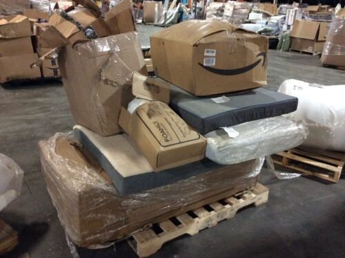 Pallet of Dog Beds & Pillows - Lot 126