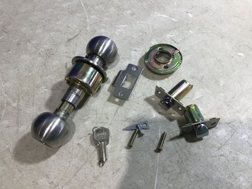 Locking Door Knob with Keys - Lot 1082