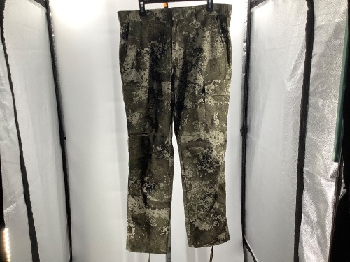 Red Head Men's Pant, Large/32, Appears New - Lot 293
