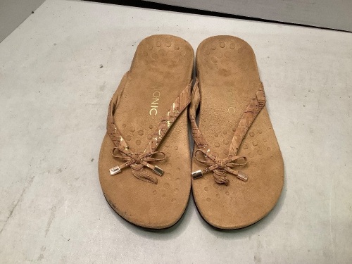 Vionic Women's Sandals, 8, Appears New - Lot 355