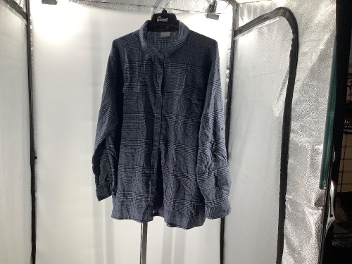 Columbia, Pine Street Stretch Flannel, 2X Womens, Broken Button, E-commerce Return  - Lot 442