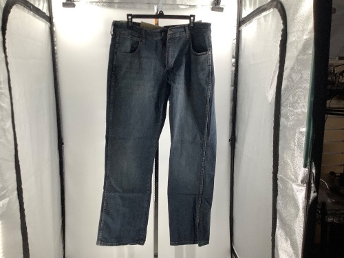 Wrangler, Relaxed Boot 34x32, Appears New  - Lot 451