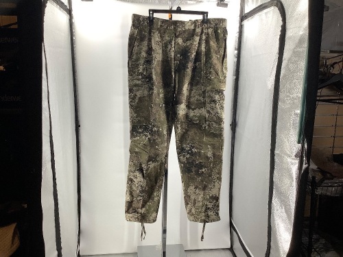 Red Head Silent Hide Men's Pant, XL/32, Appears New - Lot 474