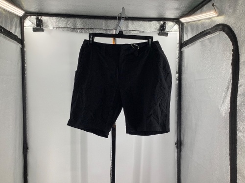 Ascend Women's Shorts, 8, Appears New - Lot 512