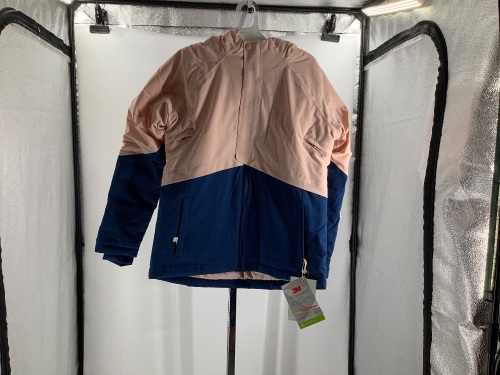 All In Motion, Youth XL 14/16, Appears New - Lot 561