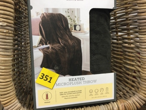 50x60in Heated Microplush Throw Blanket - Lot 351