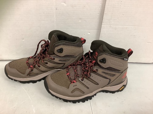 Women's North Face Shoes, 8.5, Appears New - Lot 706