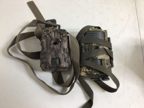 2 Trail Cameras, E-Commerce Return - Lot 835