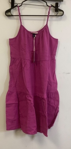 Universal Thread Shirt, Size XS, Appears new - Lot 262