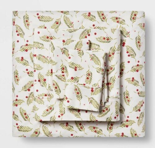 Threshold 400 Thread Count Holiday Pattern Performance Sheet Set, King  - Lot 856